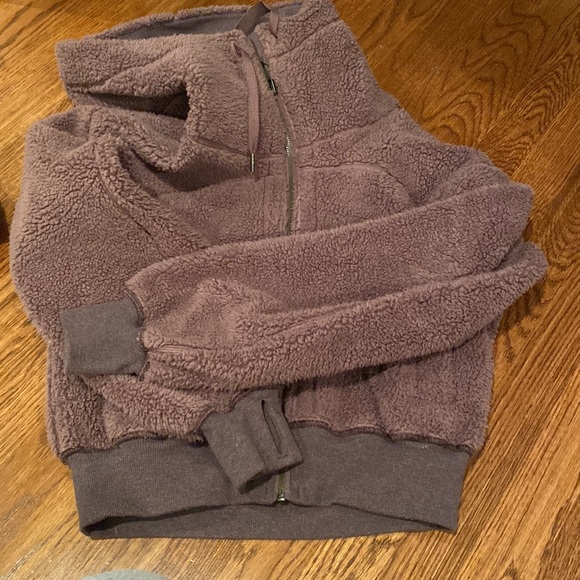 Reselling  - Reversible lululemon jacket - Picture 2 of 6
